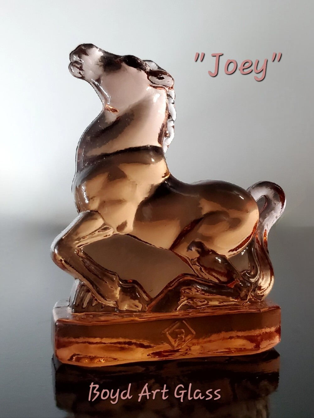 Boyd Little Joe Pink Peach Amber Art Glass Joey Lullaby Rearing Horse Figuren